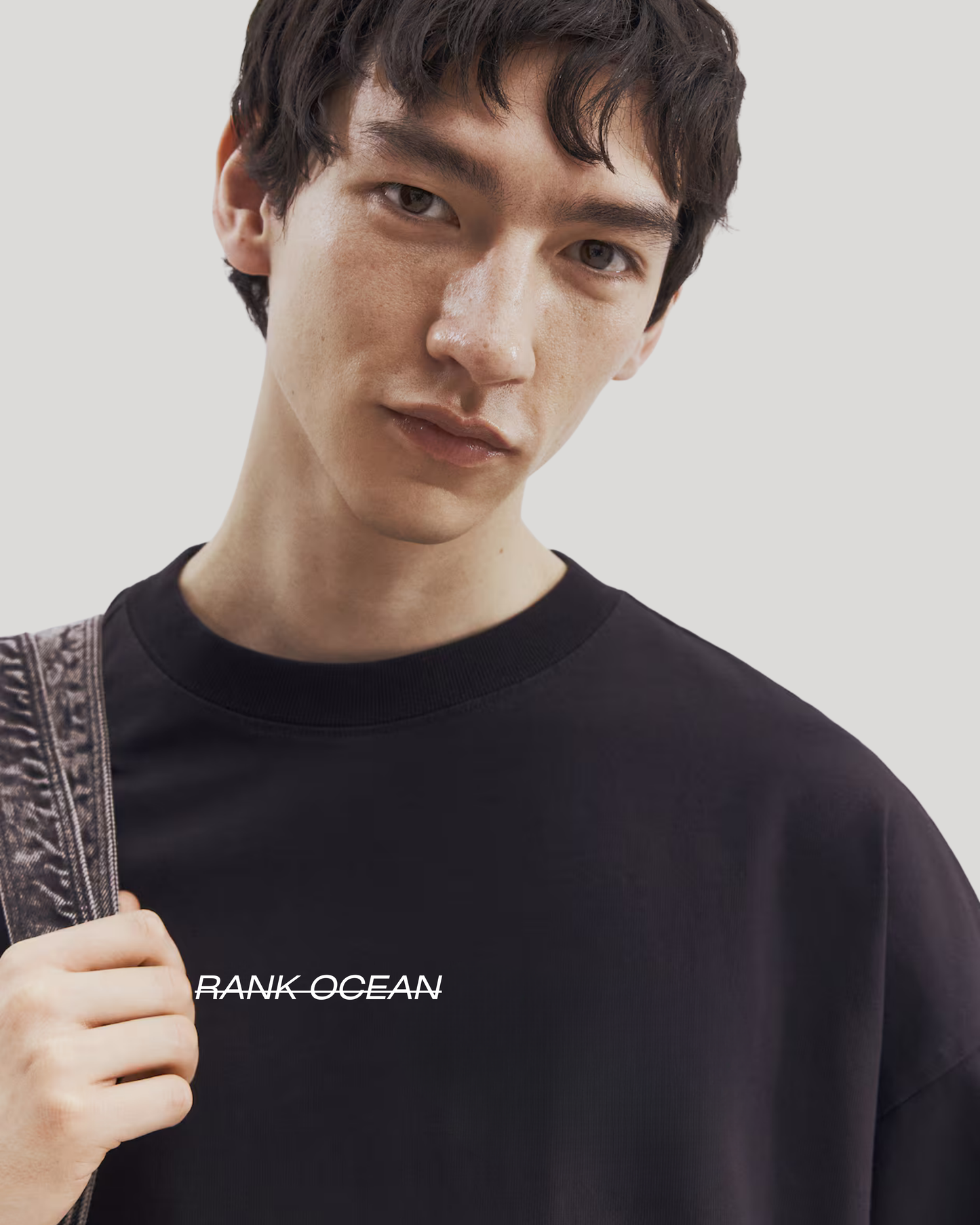 Frank Ocean (Down-shoulder)