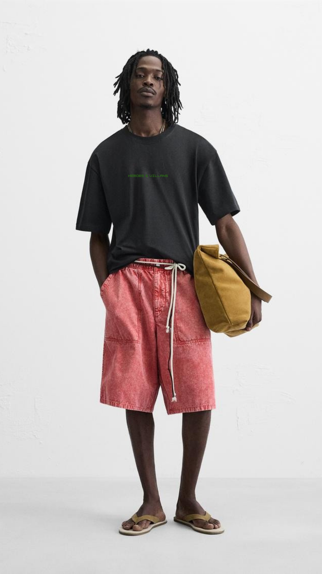 Heroes And Villains (Oversized-fit)